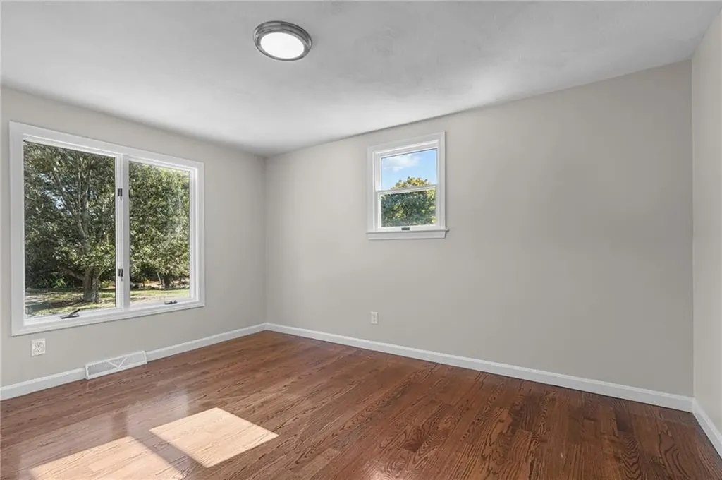 6 Glenview Court Coventry RI 02816