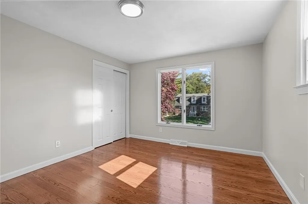 6 Glenview Court Coventry RI 02816