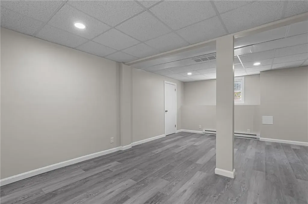 6 Glenview Court Coventry RI 02816