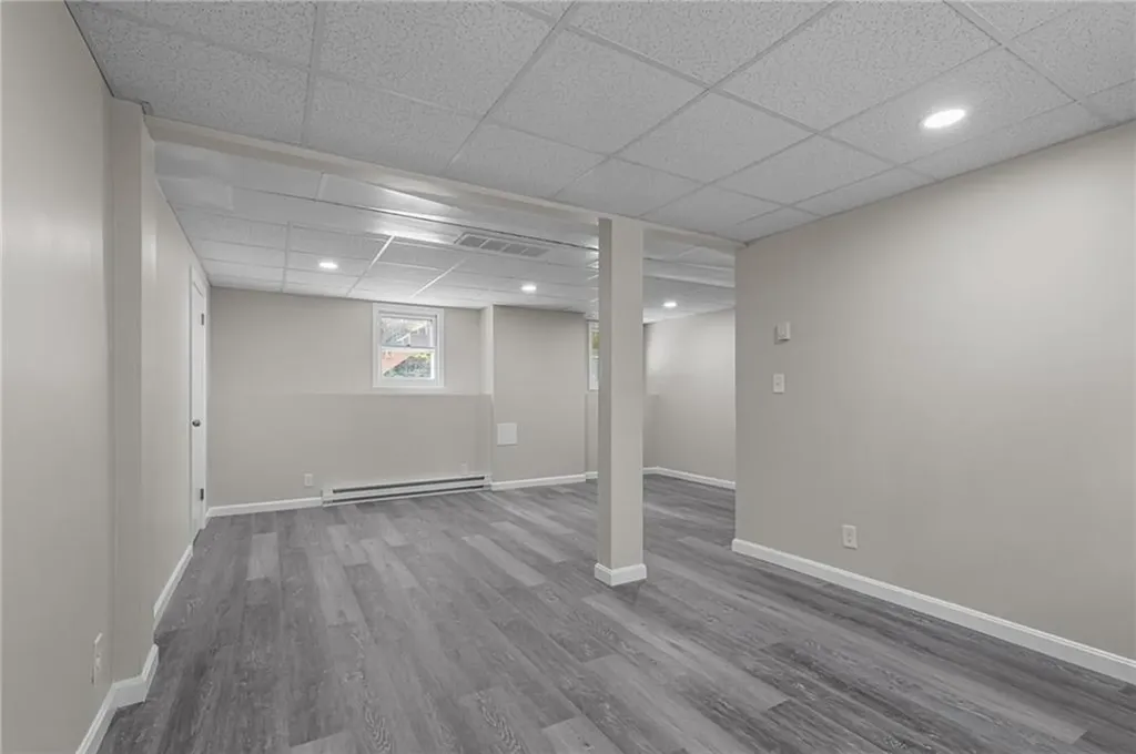6 Glenview Court Coventry RI 02816