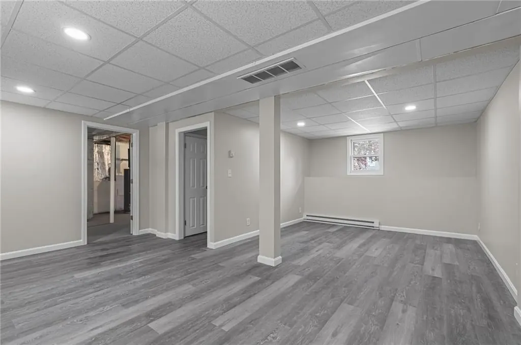 6 Glenview Court Coventry RI 02816