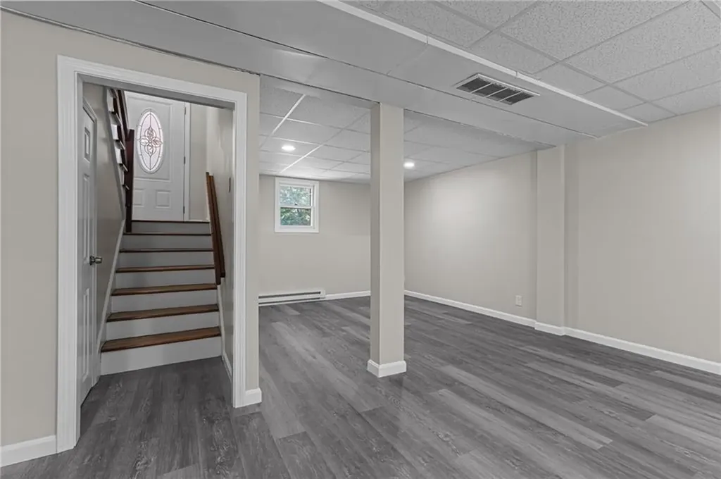 6 Glenview Court Coventry RI 02816