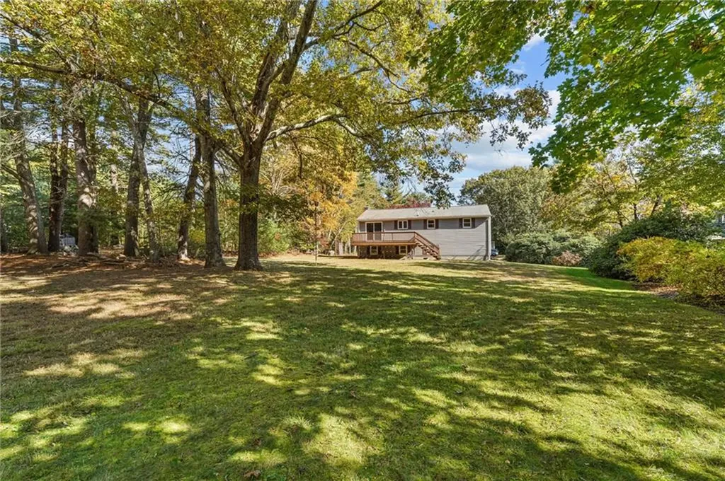6 Glenview Court Coventry RI 02816