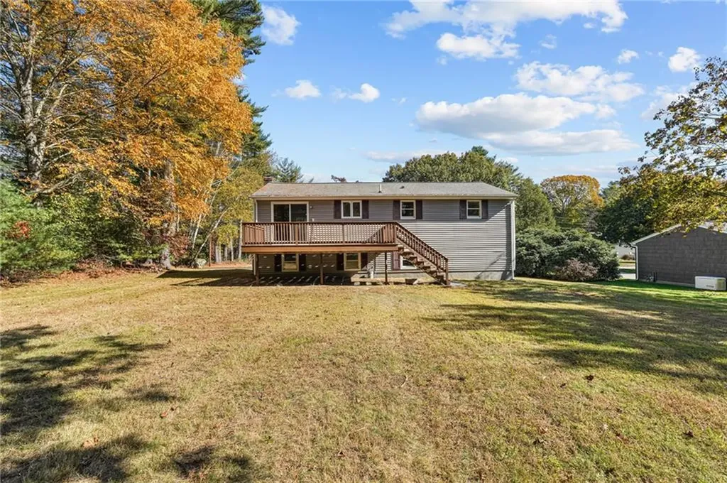 6 Glenview Court Coventry RI 02816
