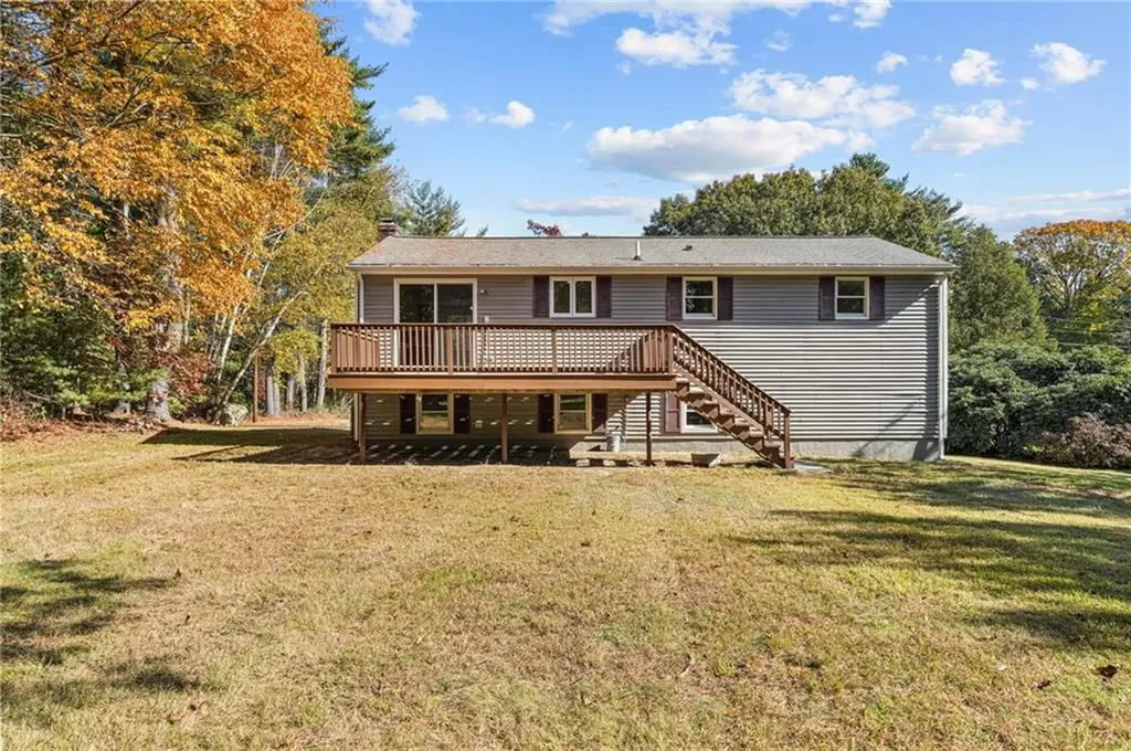 6 Glenview Court Coventry RI 02816