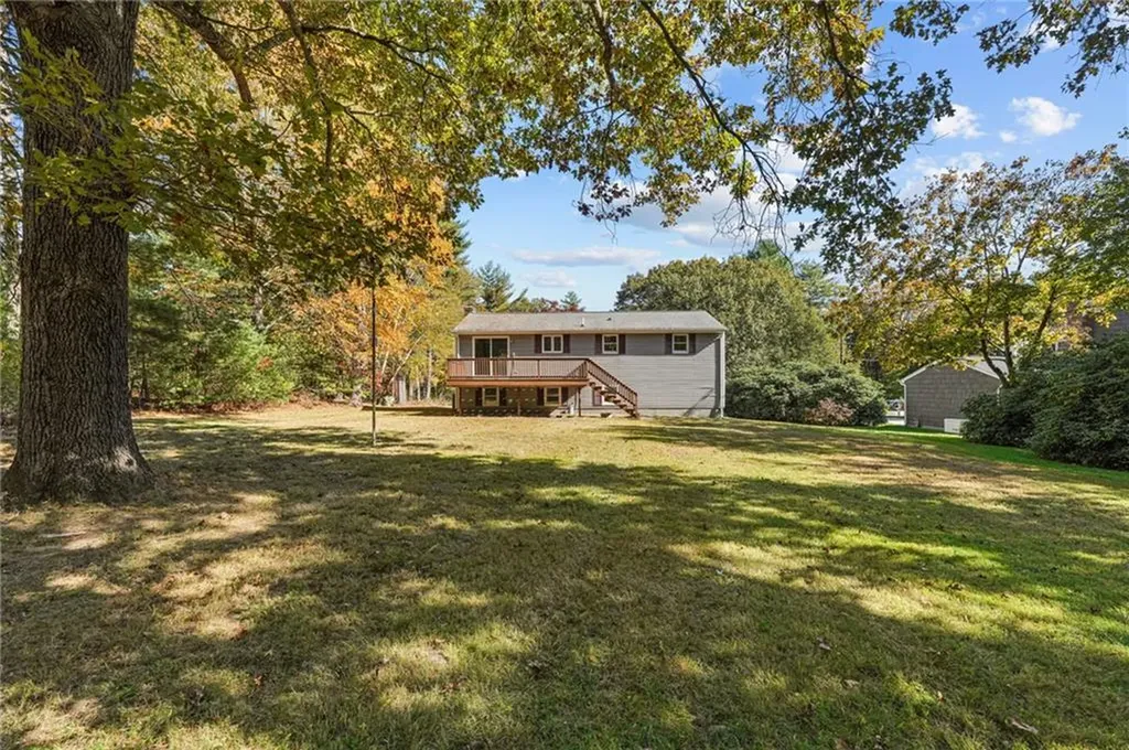 6 Glenview Court Coventry RI 02816