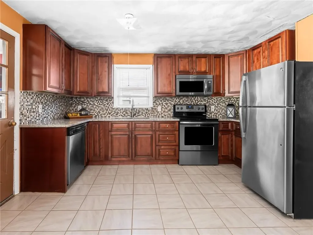 43 Laurens Street Cranston RI 02910