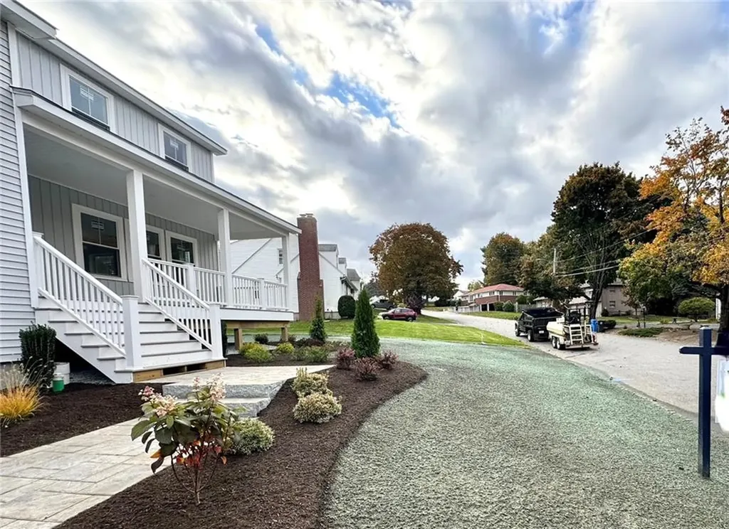 35 Whitewood Drive Cranston RI 02920