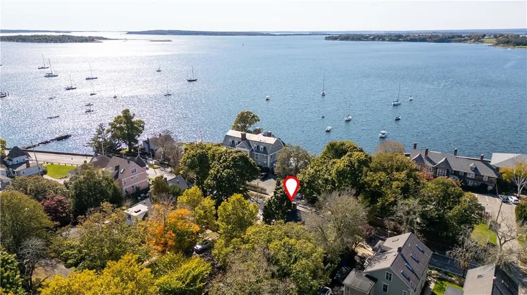 224 Hope Street Bristol RI 02809