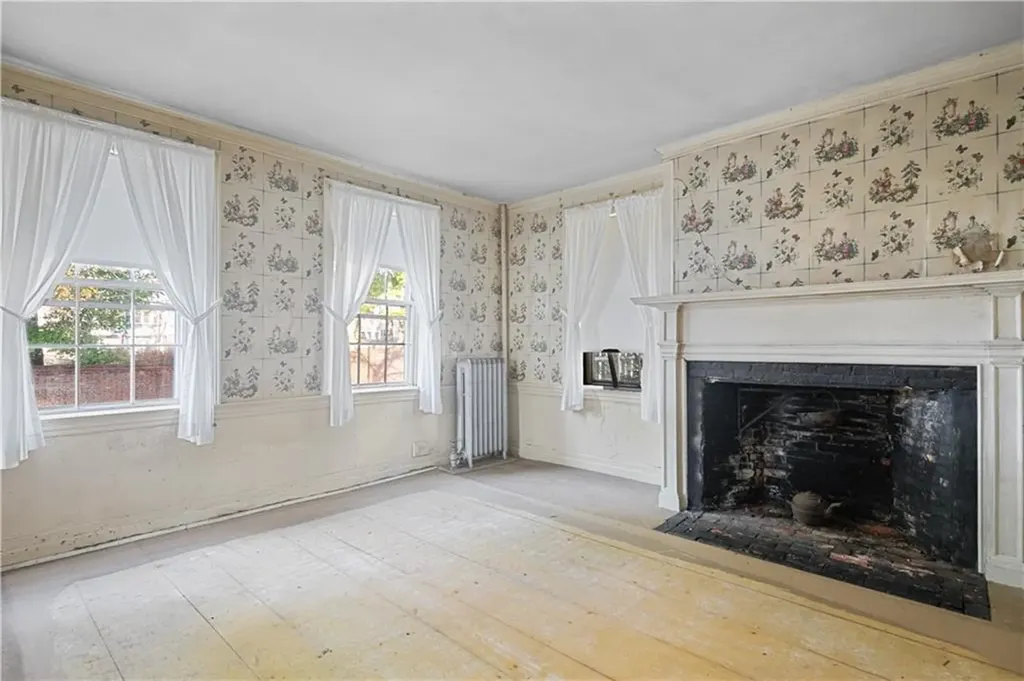 224 Hope Street Bristol RI 02809