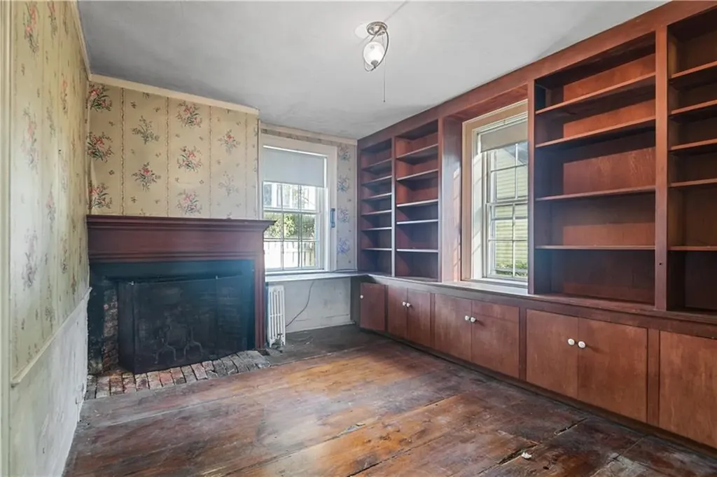 224 Hope Street Bristol RI 02809