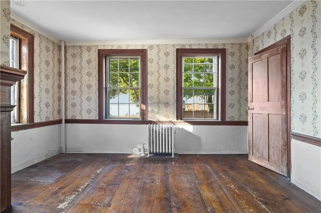 224 Hope Street Bristol RI 02809