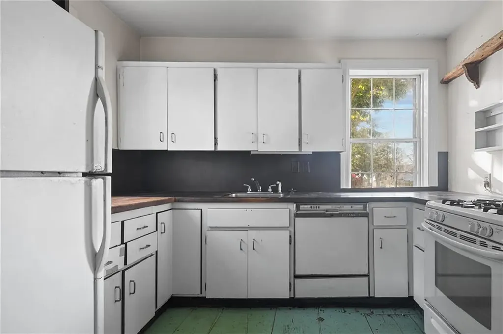 224 Hope Street Bristol RI 02809