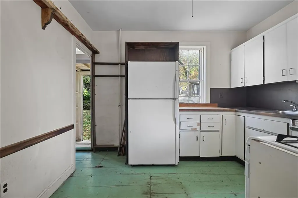 224 Hope Street Bristol RI 02809