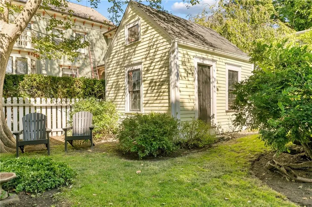 224 Hope Street Bristol RI 02809
