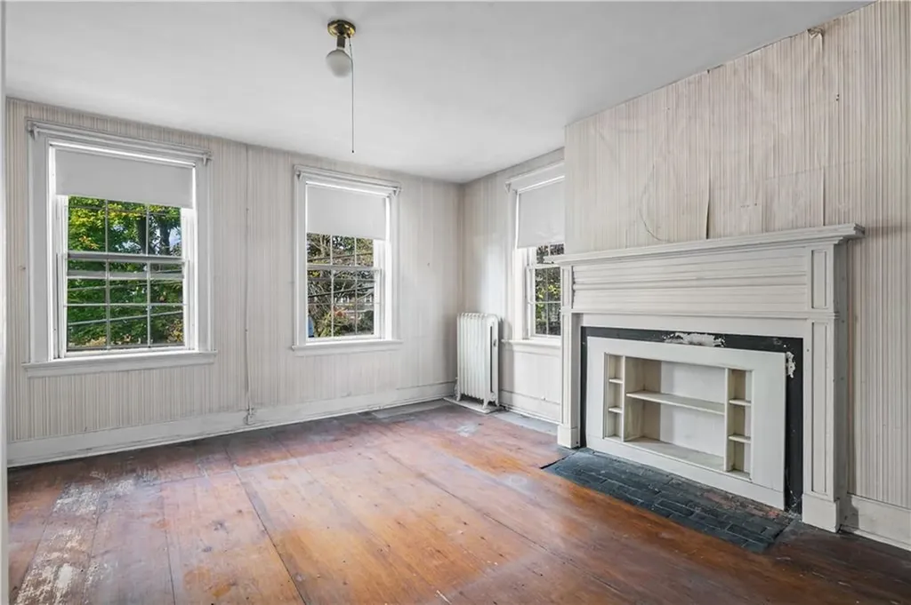 224 Hope Street Bristol RI 02809