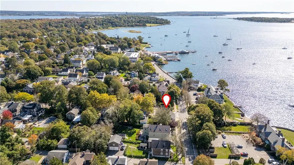 224 Hope Street Bristol RI 02809