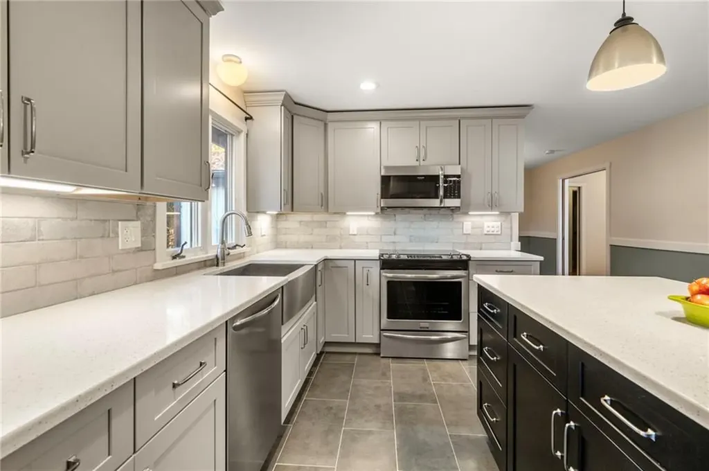 55 West River Parkway North Providence RI 02904