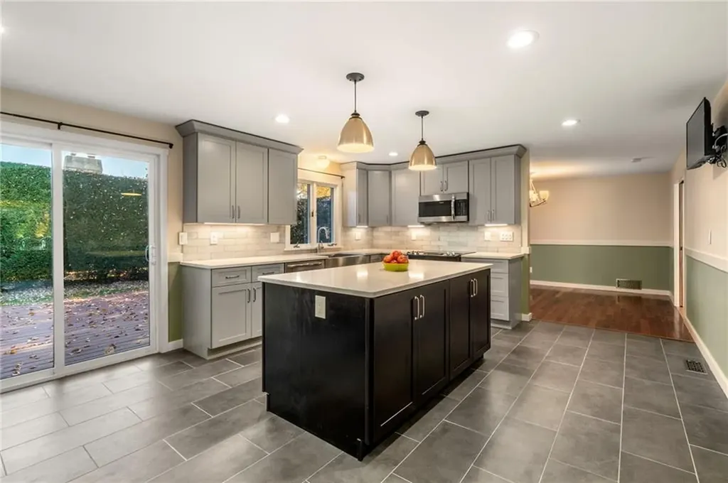 55 West River Parkway North Providence RI 02904