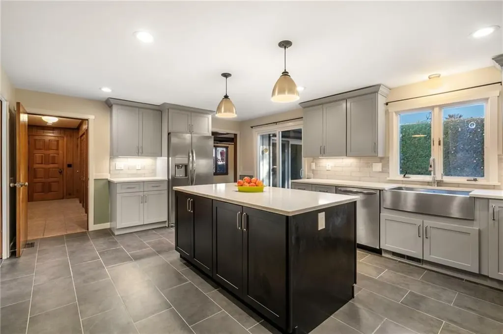 55 West River Parkway North Providence RI 02904