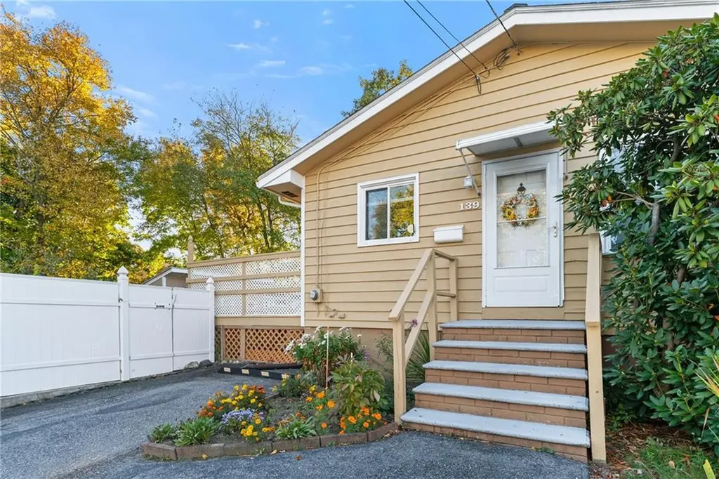 139 Park View Boulevard Cranston RI 02910