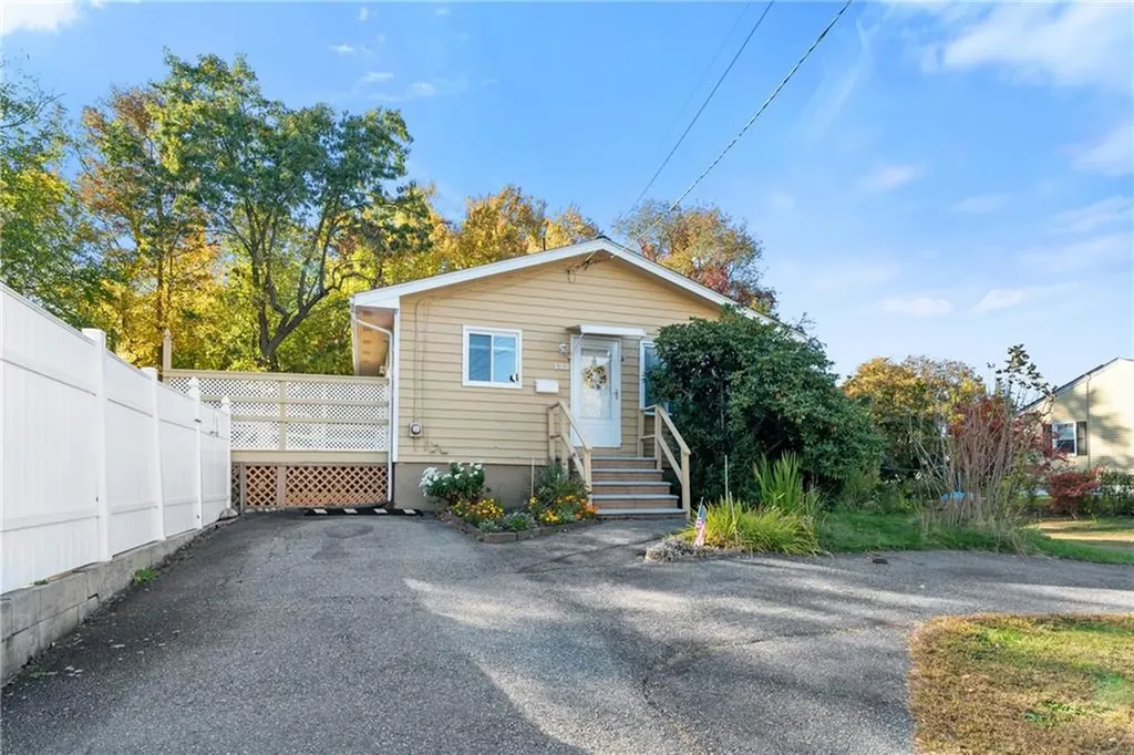 139 Park View Boulevard Cranston RI 02910