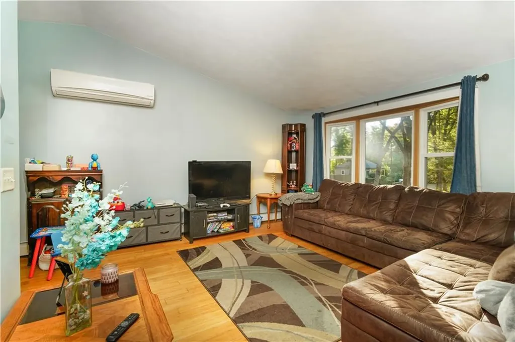111 Brightside Avenue Warwick RI 02889