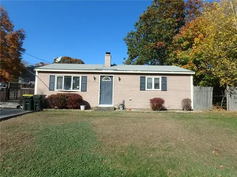 16 Dorothy Avenue Bellingham MA 02019