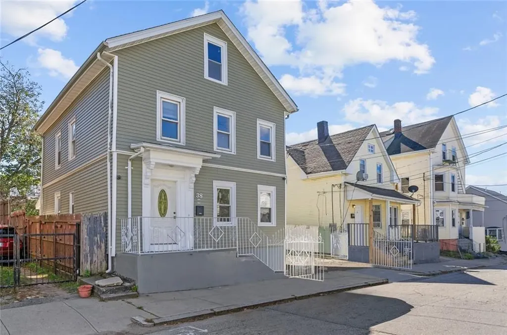38 Calder Street Providence RI 02907