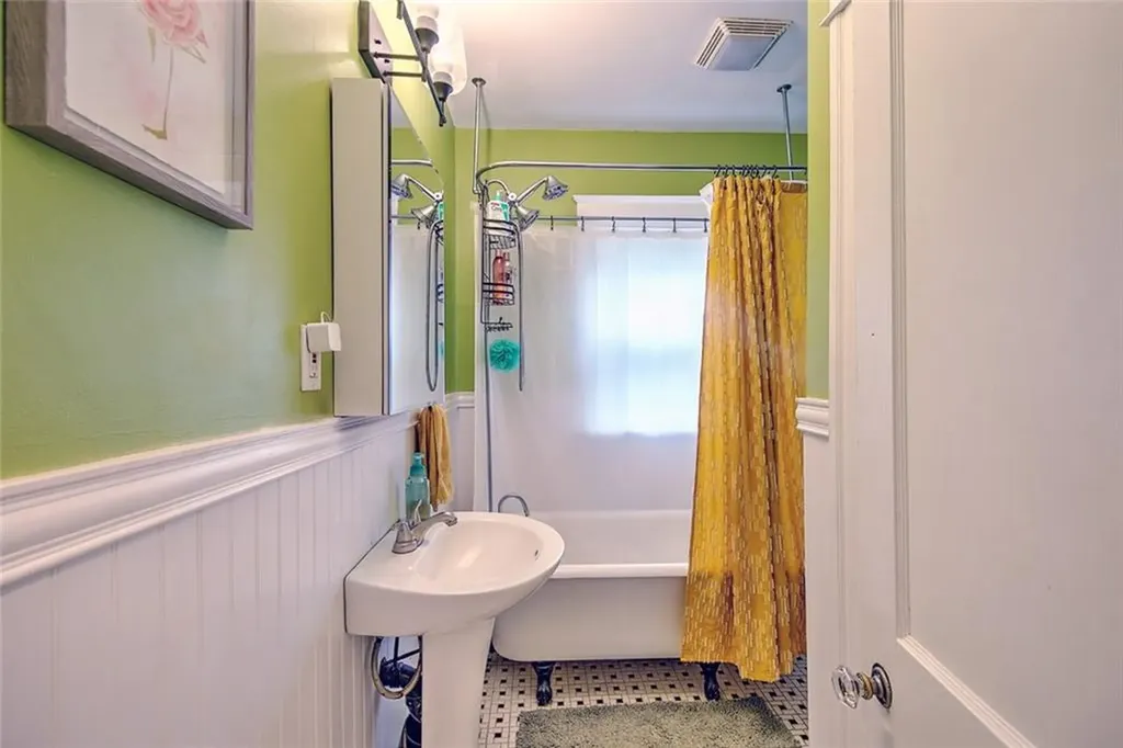 139 Colonial Avenue Cranston RI 02910