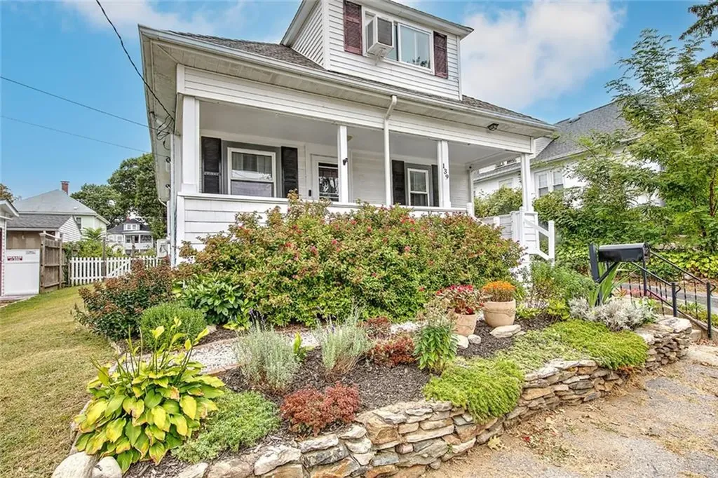 139 Colonial Avenue Cranston RI 02910