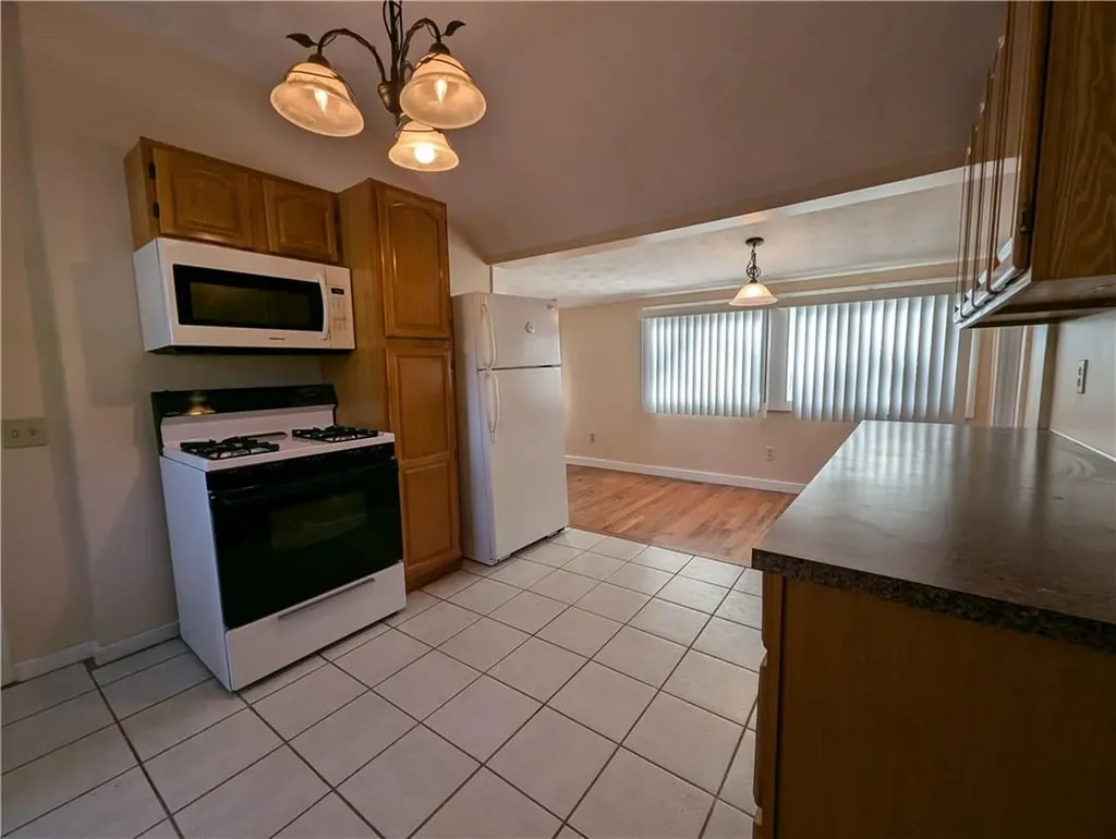 13 Plainfield Pike Foster RI 02825