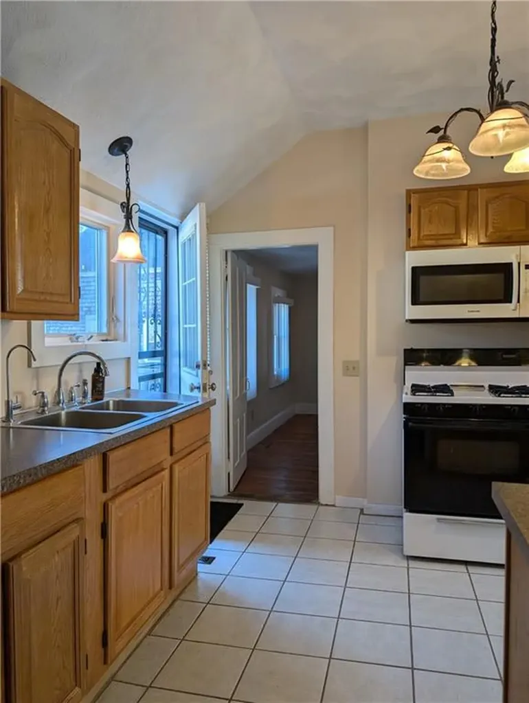 13 Plainfield Pike Foster RI 02825