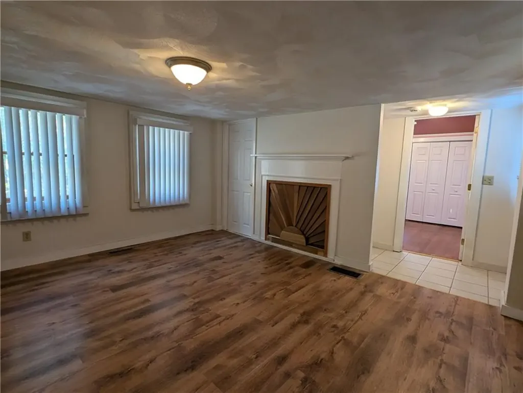 13 Plainfield Pike Foster RI 02825