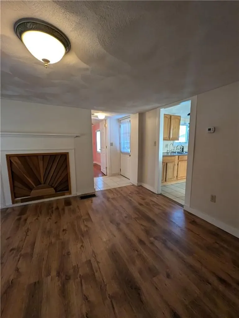 13 Plainfield Pike Foster RI 02825