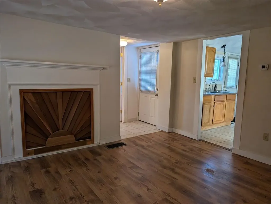 13 Plainfield Pike Foster RI 02825