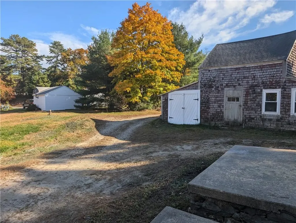 13 Plainfield Pike Foster RI 02825