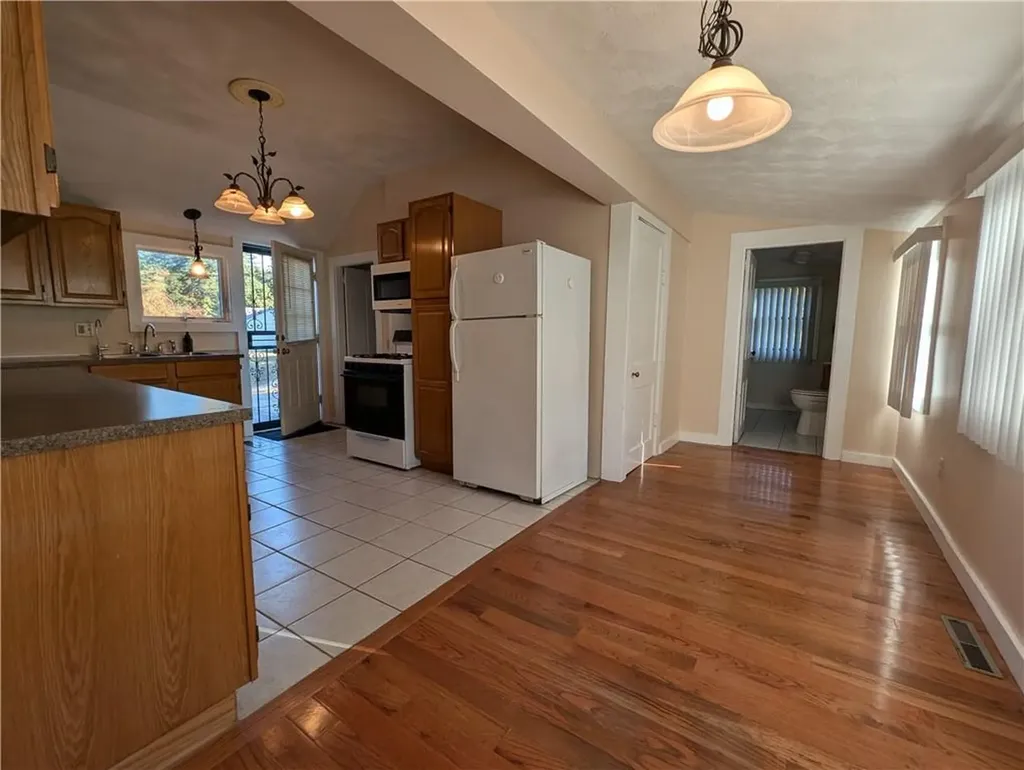 13 Plainfield Pike Foster RI 02825