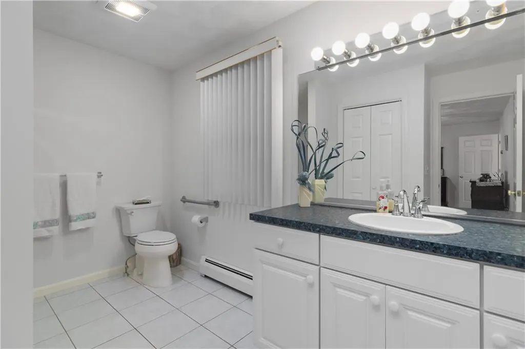 19 Derby Lane Cranston RI 02921
