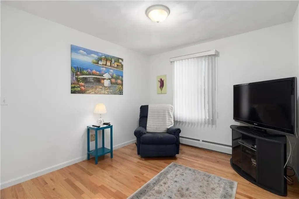 19 Derby Lane Cranston RI 02921
