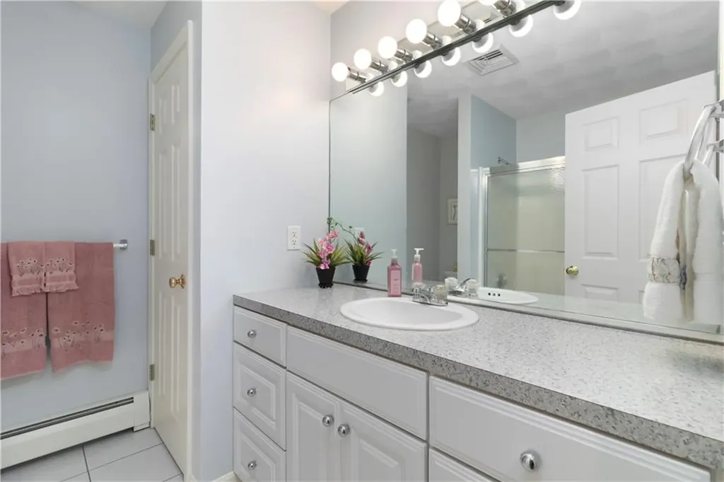 19 Derby Lane Cranston RI 02921