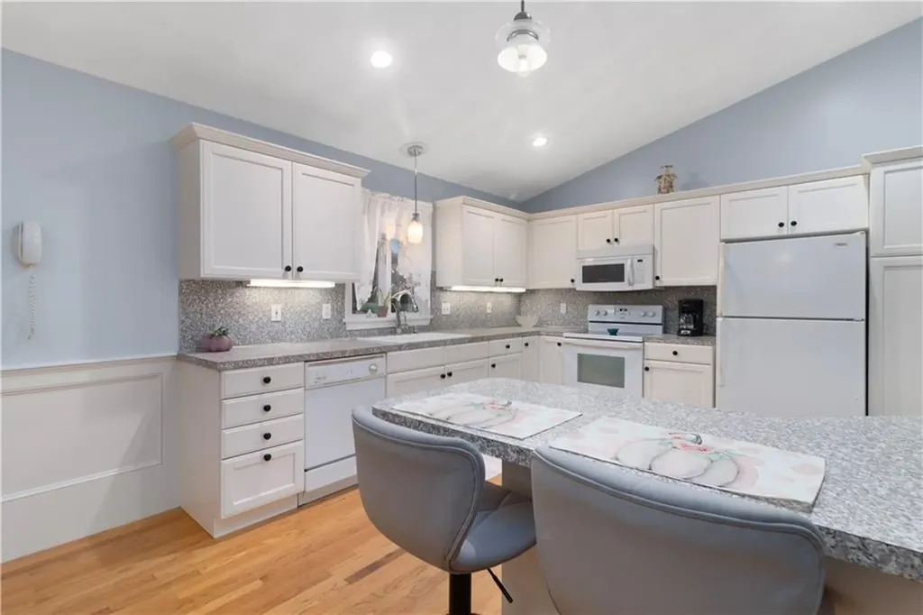 19 Derby Lane Cranston RI 02921