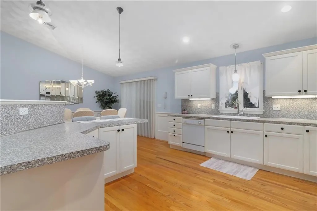 19 Derby Lane Cranston RI 02921