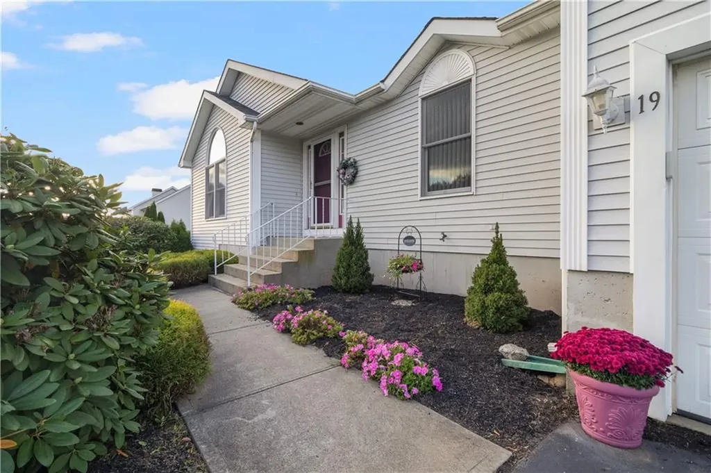 19 Derby Lane Cranston RI 02921