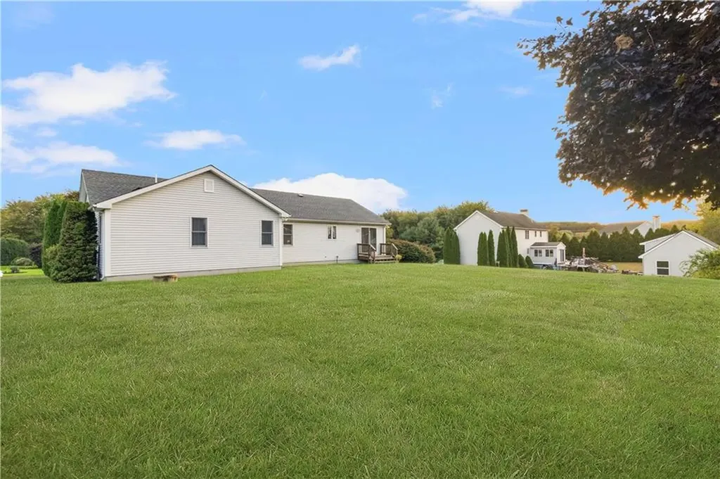 19 Derby Lane Cranston RI 02921