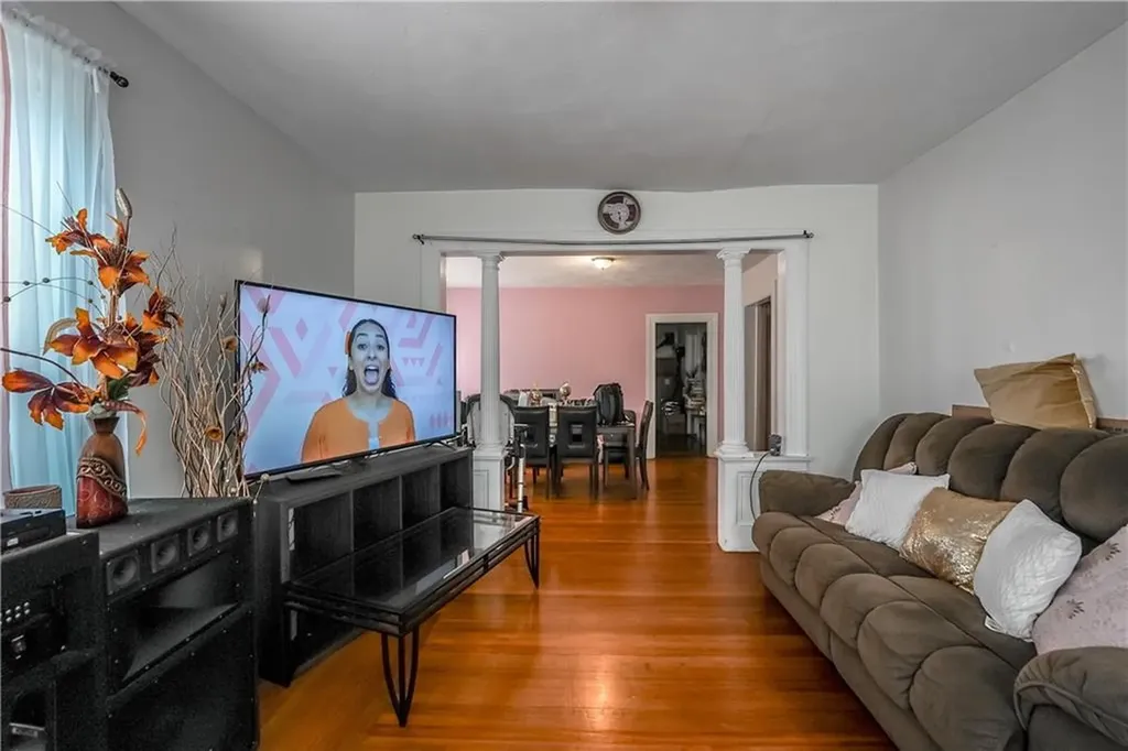 91 Lenox Avenue Providence RI 02907