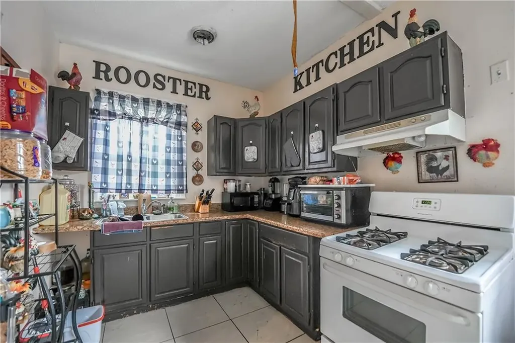 91 Lenox Avenue Providence RI 02907