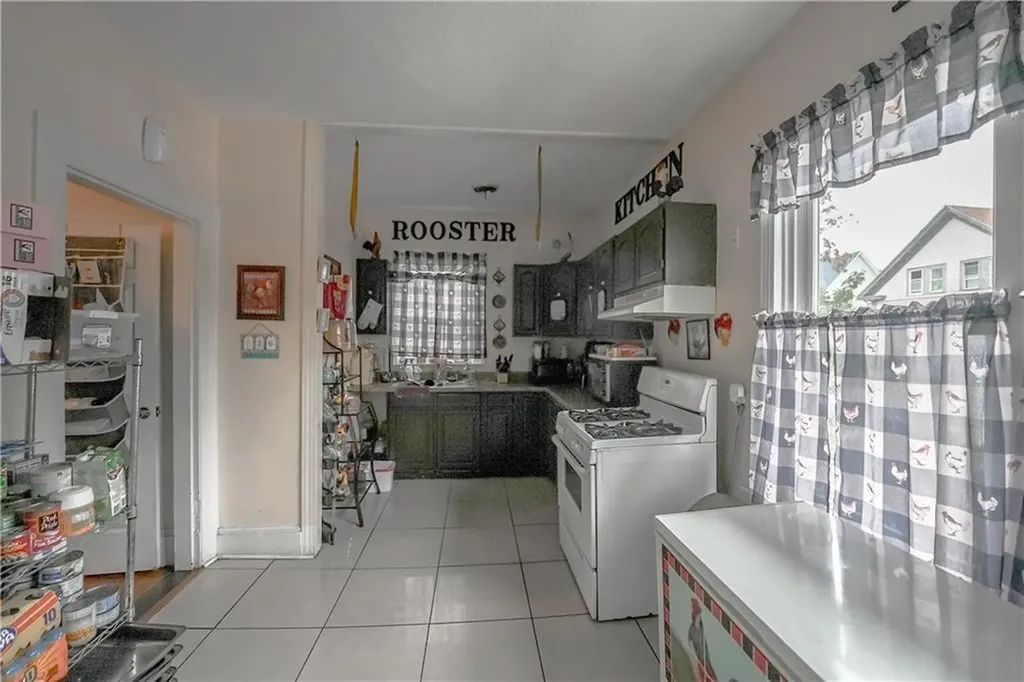 91 Lenox Avenue Providence RI 02907