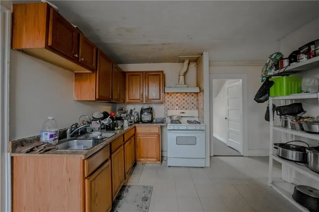 91 Lenox Avenue Providence RI 02907