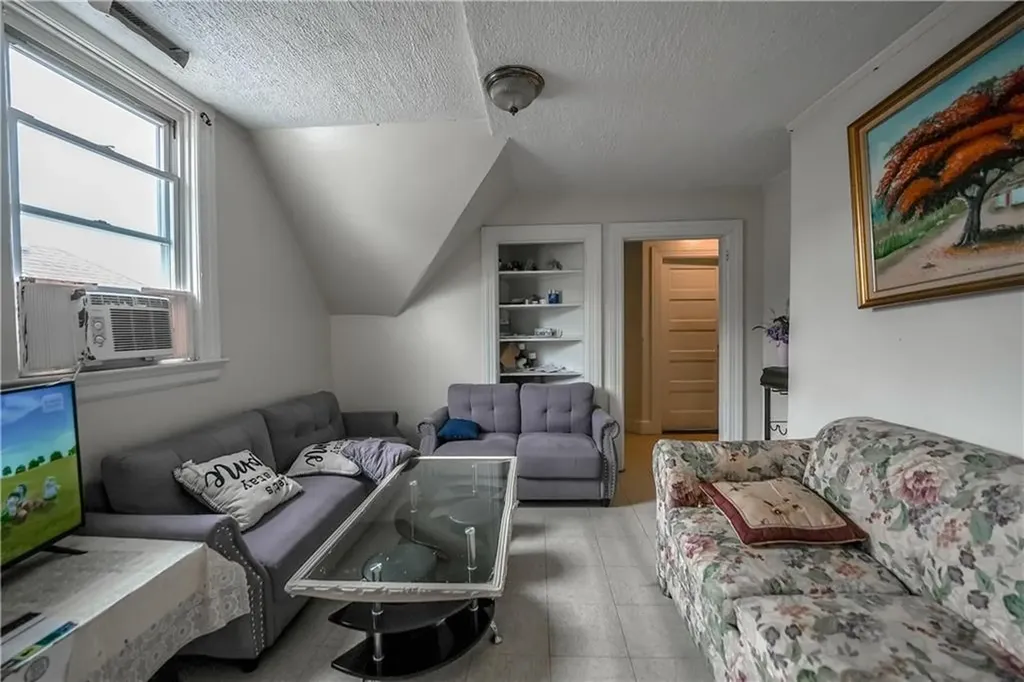 91 Lenox Avenue Providence RI 02907